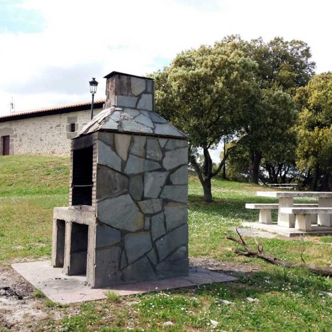 Zona de esparcimiento alrededor de la ermita de San Pelayo