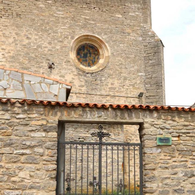 San Kristobal Parrokiako hilerriko sarreraren xehetasuna