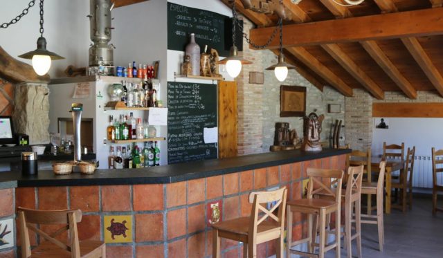 Barra de Taberna Badaia en Iruña de Oca