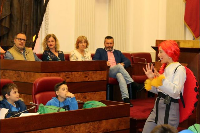 Mariquita Catalina presenta las visitas teatralizadas al Jardín de Santa Catalina
